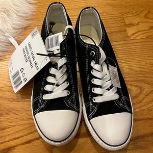 Esmara, Canvas Low Top Sneakers, Size 81/2